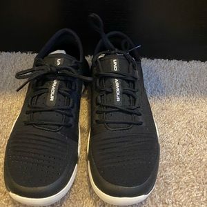 Black under armor shoes
